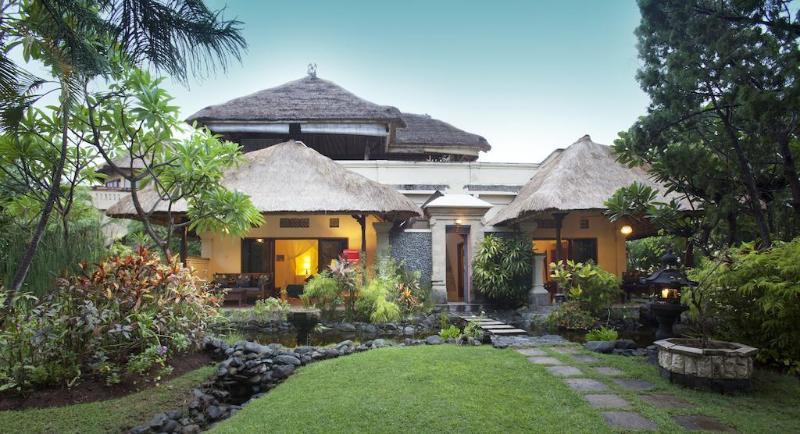 Taman Sari Bali Cottages Banyuwedang Exterior photo